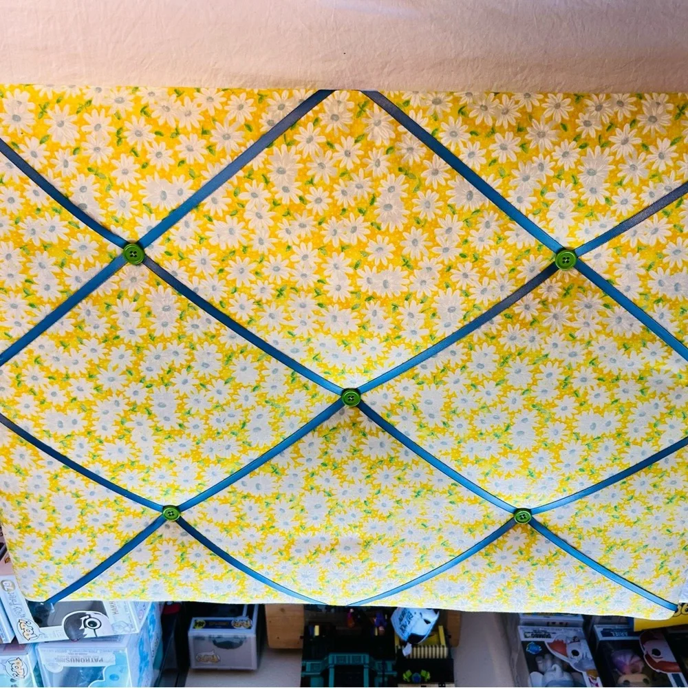 Floral Yellow & White Memory Board with Blue Ribbon